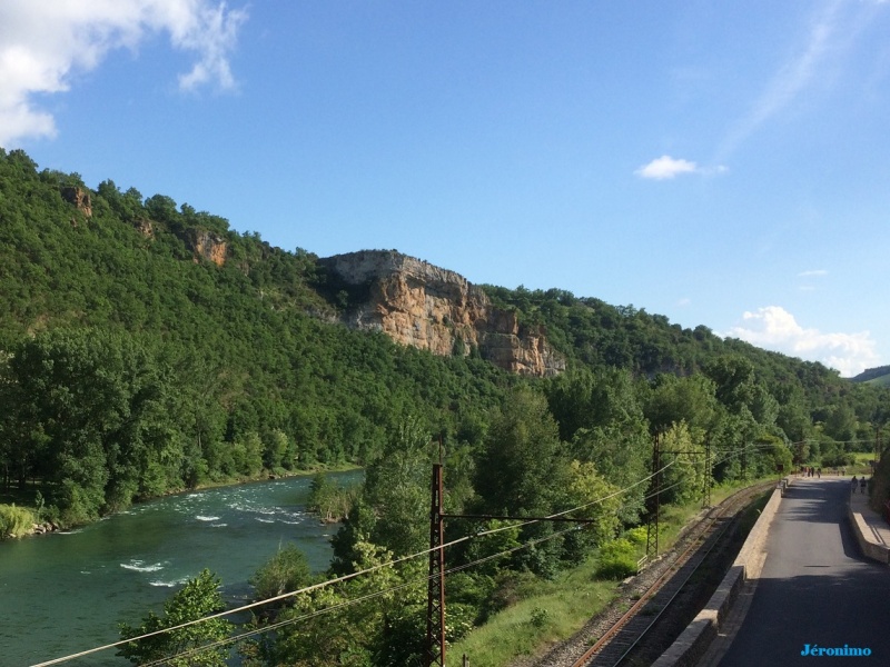 Fichier:Peyre-falaise-21-05-18.jpg
