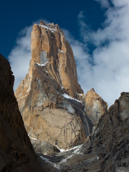 Fichier:Trango nameless tower.jpg