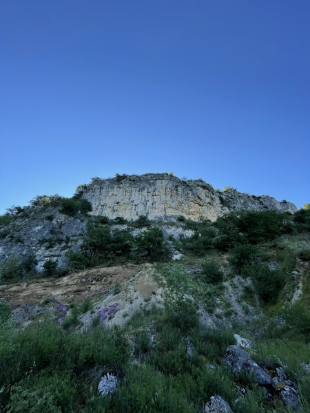Fichier:Sauliac-express-vue-du-mur-depuis-bas.jpg
